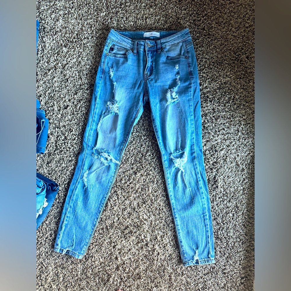 Kancan distressed light wash jeans size 5!
